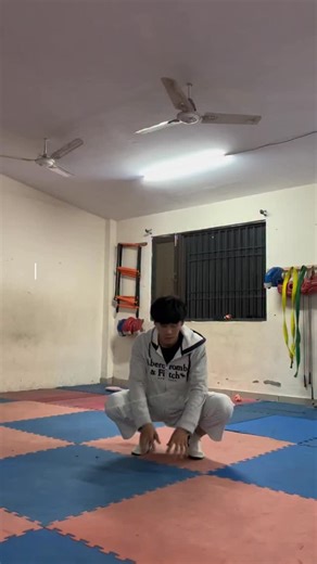 Ayush Singh on Instagram: "Leg split tutorial! #tutorial #legsplit #stretching #flexibility #taekwondo #martialartist #mma #kickboxing #athlete #trainer #trendig #viral"