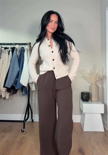 Styling my favorite Aritzia pants 🤍 I love that they can be easily dressed up or down. So comfy and flowy! I will have them on my LTK. My sizing 5’7, 145lbs, 32dd I’m wearing size smalls @Aritzia #aritzialodgepants #aritziaoutfits #superpuff #outfitideas #elevatedbasics