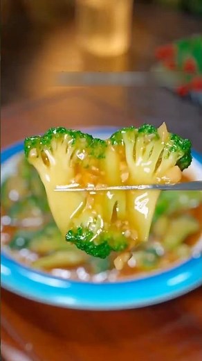 The Easiest Garlic Broccoli Stir Fry in 10 Minutes 🤯 #shorts #shortsfeed #homemade
