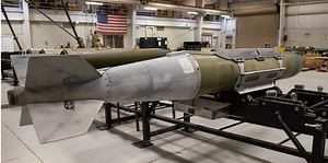Перетворює звичайні бомби на розумні. Що відомо про обладнання JDAM, яке адміністрація США планує передати Україні — інфографіка НВ