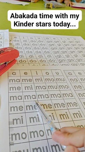 19 reactions · 23 comments | Practice makes perfect for my Kinder babies... Reading Abakada together and spelling 2-syllable words with joy...Great job kids... #readingtime #abakada #kindergartenlife #kindergartenteacher | Shella Ombajen Monterde | Facebook