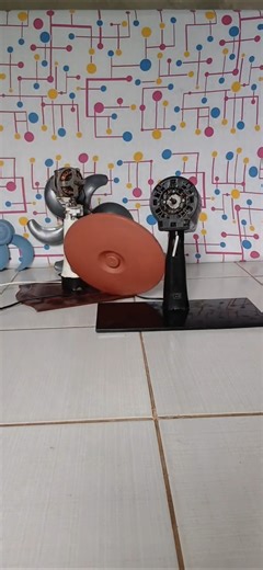 Muito legal esses ventiladores um grande e um colorido e completo numa dupla perfeita de ventiladore