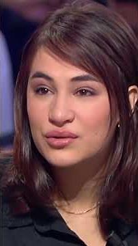 Her father takes advantage of her wedding to finally confess his love for her.