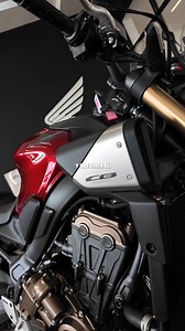 Si te sentís atraído, no es casualidad. La combinación de tecnología, potencia y estilo de nuestra CB650R E-Clutch es difícil de ignorar. #honda | Honda Motos Costa Rica