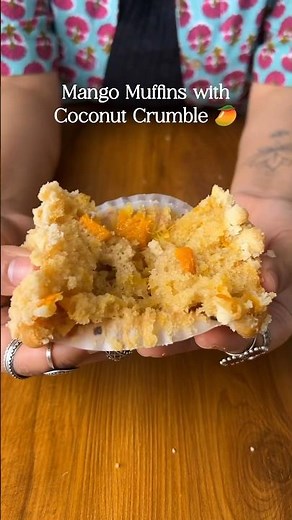 Softest Mango Muffins with Coconut Crumble 🥭🥥❤️