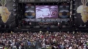 86K views · 11K reactions | Linkin Park ft.Jay-Z - Numb (Linkin Park and Jay-Z performing at Live 8 in Philadelphia's Benjamin Franklin Parkway on 2nd July, 2005. Organised by Sir Bob and The Band Aid Trust to raise the money to fight poverty around the world, the event was viewed by around 2 billion people.) | 퓛 퓘 퓝 퓚 퓘 퓝 퓟 퓐 퓡 퓚 | Facebook