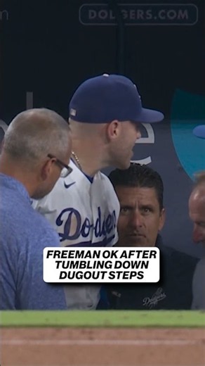 Freddie Freeman loses his footing and takes a tumble #Dodgers #FreddieFreeman