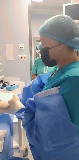 Demonstrating Surgical Techniques in the Operating Room
