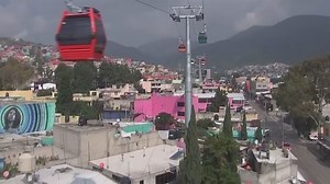 Video. Mexico launches "Mexicable" a cable car service with a difference