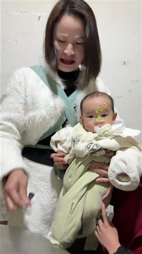 The hardships of raising two children alone. To men, we women staying home with the kids is see