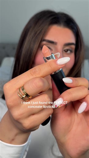 Perfect Concealer Lips with MAC Crème de Nude