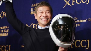 100 things to do in space: Japanese billionaire wants you to help him fill his time aboard the ISS