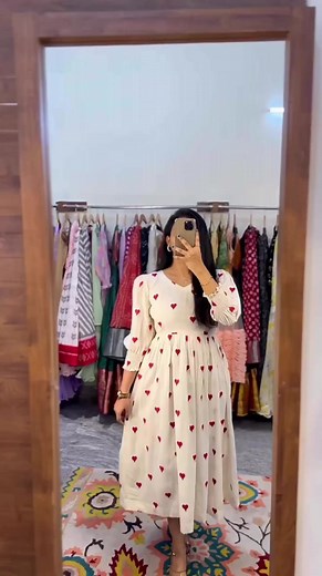 Redlove❤🫰Trending embroidery heart on cotton fabrics.Feeding people can also wear. Long sleeve❤ You can customized it in any colour. 🦋Taking pre-order. 🦋Hand stiched. 🦋Thread work. 🦋Delivery within 2 weeks from the date of purchase. | Orindrita : অরিন্দ্রিতা