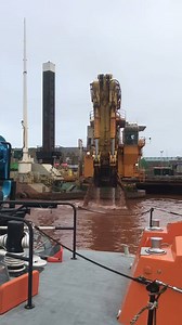 Beast of a machine dredging Peterhead harbour. | Lee Elliott Truck Photography