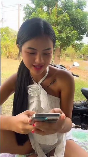 praew pahtcharin she live on YouTube part 3