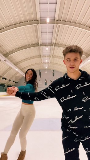 Skate Fail Compilation: Hilarious Dancing on Ice Mishaps