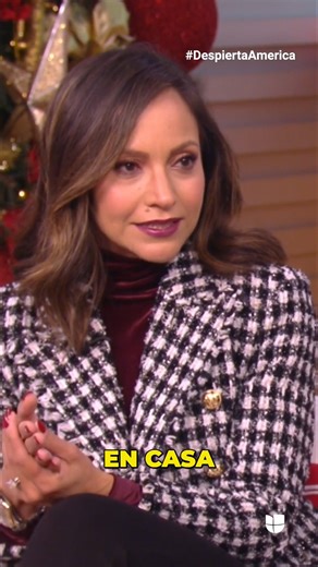 ¿Películas en familia o una cita romántica? 😉😘 Satcha Pretto , Karla Martinez y #MariaAntonietaCollins nos confiesan cuál es su mejor plan para una noche de sábado. No te pierdas Despierta America de lunes a viernes a las 7a/6c 📺✨ #TVContent #Planes #Familia #Amor #Parejas | Despierta America