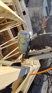 57K views · 4.6K reactions | Putting the hip blocks in… No where to rest a block? Just nail it something I just point all of them so it doesn’t matter what side of the house they go on. Normally I’d run a line but this is a small roof and it wasn’t really necessary It hurts my soul watching people take forever to put these things in #roof #hip #truss #framer #fast #skills #contractor #build #tools | Dubreuil Contracting | Facebook