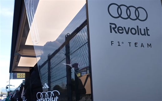 F1初心者でも楽しめる「アウディ×J-WAVEの新ポッドキャスト」が配信開始、サッシャ氏出演で全11回 | Formula1-Data / F1情報・ニュース速報解説