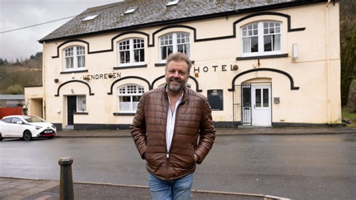 Homes Under The Hammer's Martin Roberts gives shock update on hotel project