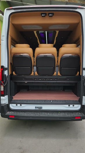 Ford Transit Limousine 12 chỗ