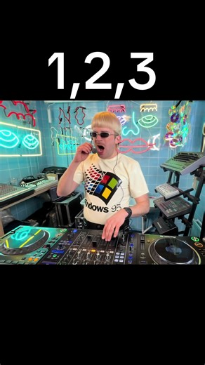 DJ Windows95Man's Gabber Set Takes You on a Wild Ride