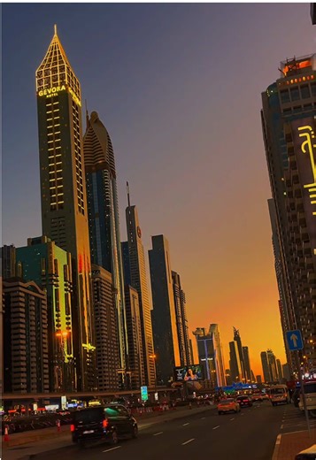 GOLDEN HOUR , DUBAI🌅 #creatorsearchinsights #sunset #dubai #tiktokdubai #dubaisunset