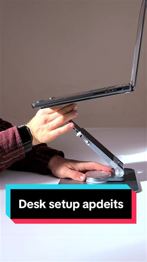 🎁 KONKURSS! Kopā ar Euronics izlozējam 2 balvas — 2 laimīgie uzvarētāji! 🏆 1. balva: Logitech MX Brio 4K webkamera 🏆 2. balva: Logitech Signature Slim Solar K980 tastatūra Noteikumi: 👉 Pieseko man un @Euronics_Latvia 👉 Uzspied ❤️ šim video 👉 Komentāros ietago cilvēku, kuram vajadzētu uzlabot savu datora setup💻 (max 1 tag) 📅 Izloze: 11. martā Visu šo un vēl vairāk atradīsi @euronics_latvia — plašs produktu klāsts mājas birojam, neatkarīgi no tā, vai tikai sāc veidot savu setup vai vēlies 