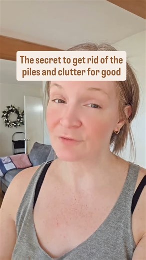 Ready to say goodbye to the clutter for good? 👋🏻 Here’s the shift that really works. In 2017, I was stuck in this same cycle and I literally tried everything to get the clutter under control. What I wish someone had told me back then was the reason why the clutter kept coming back… ❌ It’s not because you need to try harder ❌ You don’t have to get rid of everything and become a minimalist ❌ And you definitely don’t need a decluttering checklist of 80 items to get rid of What you actually need i