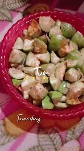 Sister with Guava Party #guavalower