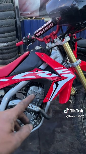 Exploring the XR250 Motorcycle: Join the Adventure!