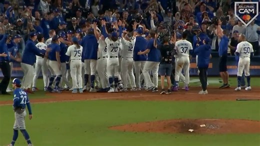 Mayhem in Los Angeles, courtesy of Freddie Freeman 🔊 (via @Mastercard #BallparkCam) | MLB Network