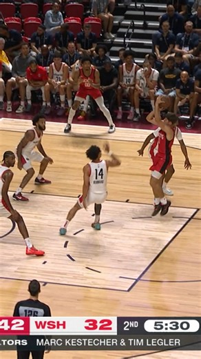 Reed connecting for ✌️ | Houston Rockets