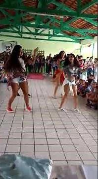 As meninas dançando funk