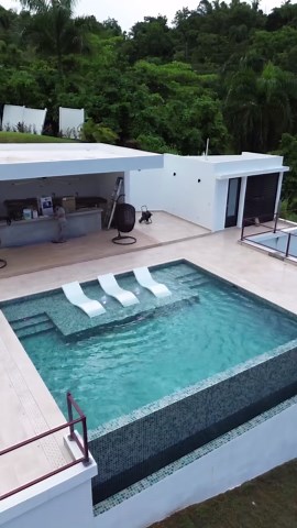 PROyectos PR on Instagram: "PROyecto piscina 24’ x 24’ infinity completamente enchapada ✅🔥 #pool #infinitypools #tile #puertorico #pro"