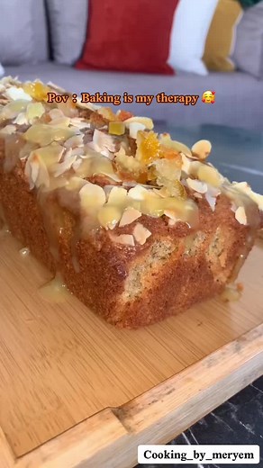 Orange and cinnamon cake …. Pure delight 🤎🍊 Recette : 4 بيضات 180 g زبدة 150g سنيدة 280 g دقيق 80 g لوز مطحون 1 معلقة ص قرفة 2 خمارات عصير ليمونة و قشورها حبيبات شكلاط ليمون معسل #cake #orange #كيكة #كيكة_سهلة_وسريعة #follow #frypgシ #cuisine #وصفات #وصفات #fouryou #tik_tok