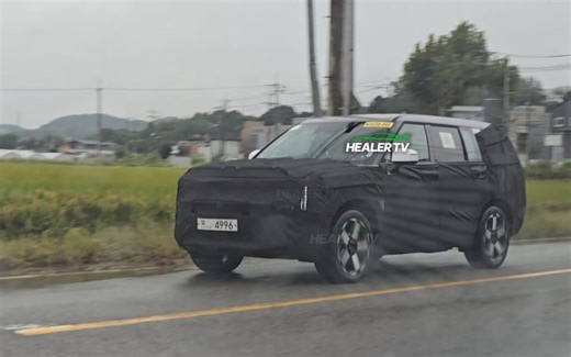 2027 Hyundai Santa Fe Facelift Prototype Reveals Dramatic Design Overhaul