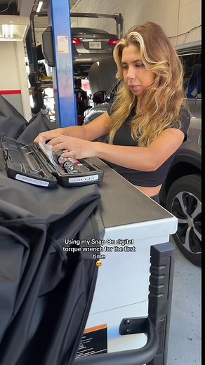 Snap On Digital Torque Wrench Review and Demonstration