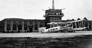 A curiosa história da primeira torre de controle para aviões - erguida há 100 anos