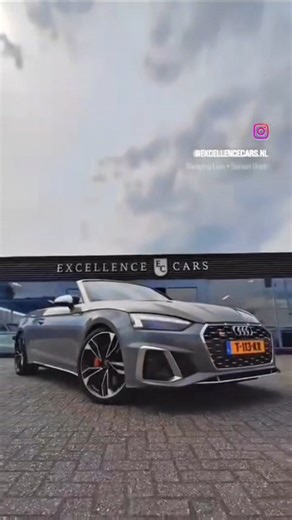 Bekijk ook onze Audi S5 uit 2022! Een 354pk sterk cabrio kanon die zich ook nog leent voor een luxe rit. De S5 is uitgedost met een compleet sport pakket van binnen en buiten, waaronder een Audi Sport uitlaat met kleppen systeem, hierdoor is de V6 of duidelijk te horen of zelfs met de kleppen dicht; bijna niet. De 20 inch velgen, grotere remschijven en matte aluminium body afwerking behoren allemaal tot de uitrusting die een S5 zo bijzonder maakt. Natuurlijk is het interieur ook goed onder hande