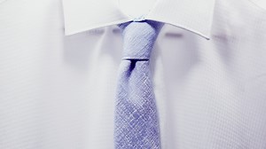 (P) Patru moduri de a purta o cămașă formală în mod casual - Știrile ProTV