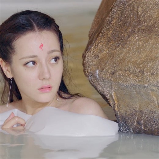 1.1M views · 10K reactions | Watch her taking shower #Dilireba #GaoWeiGuang #EternalLoveofDream | 追剧看 ChaseDrama | Facebook