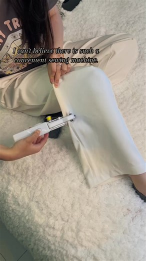 Fix little tears in seconds — no bulky machine, no stress. This handheld stitcher makes sewing simple, fun, and beautifully accessible for everyone. Perfect for gifts, quick fixes, and holiday creativity. ✨🧵 | Holly thread shops