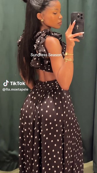 Sundress season is back!! 🙂‍↕️🙂‍↕️🤏🏽🤏🏽 I absolutely fell in love with this dress today @Forever New South Africa #fashiontiktok #elegant #sundress