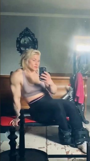 Julia Foery🇨🇭 #girlswithmuscle