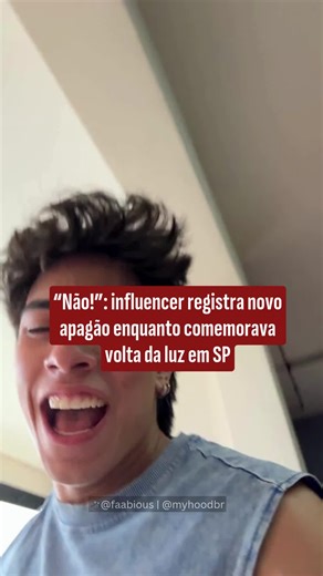 A felicidade durou pouco! 😬 O influenciador Fabious registrou a volta da energia elétrica na Vila Andrade, Zona Sul de São Paulo, na sexta-feira (12), e a comemoração dos vizinhos após mais de 65 horas sem luz. Porém, barulhos de explosão e um clarão no transformador na rua aparecem no vídeo, seguidos de uma nova queda de energia. O vídeo foi gravado às 17h13, e a energia só foi restabelecida de forma definitiva às 17h30. #apagão #sãopaulo #noticias #UOL