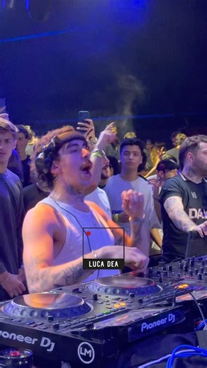 L U C A D E A on Instagram: "Mochakk Live now Uruguay PuntaDelEste🇺🇾🥵 @pmopenair @fragment.ww"