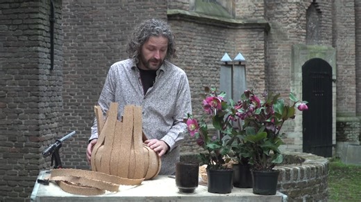 19K views · 128 reactions | The season of the Helleborus plants are here, they are great to have in your garden but also to create something different with... Here a combination with cork strips is made to bring a different atmosphere to the composition... Inspire yourself and others.... | We all are the FlowerFactor. | Facebook