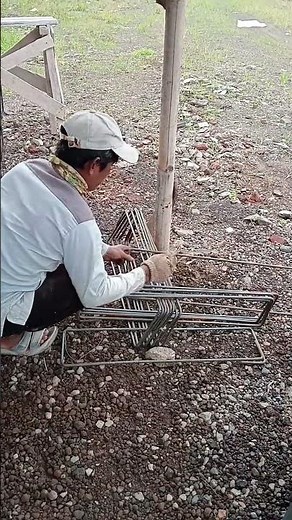 How to install reinforced concrete for foot plate foundations.