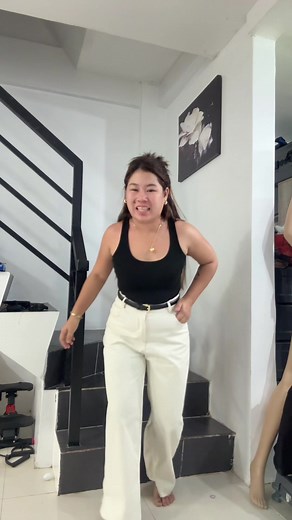 Queen Pitik sweatpants plus size: baggy white pants outfit ideas